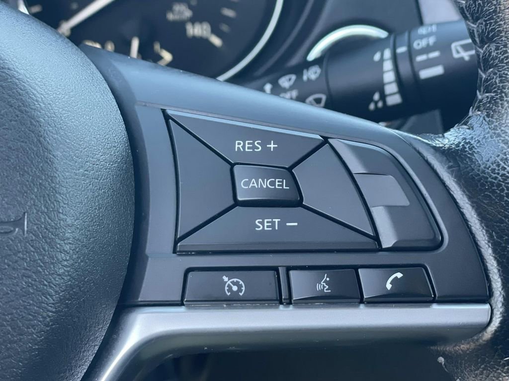 Used 2020 Nissan Rogue SV FWD image 20