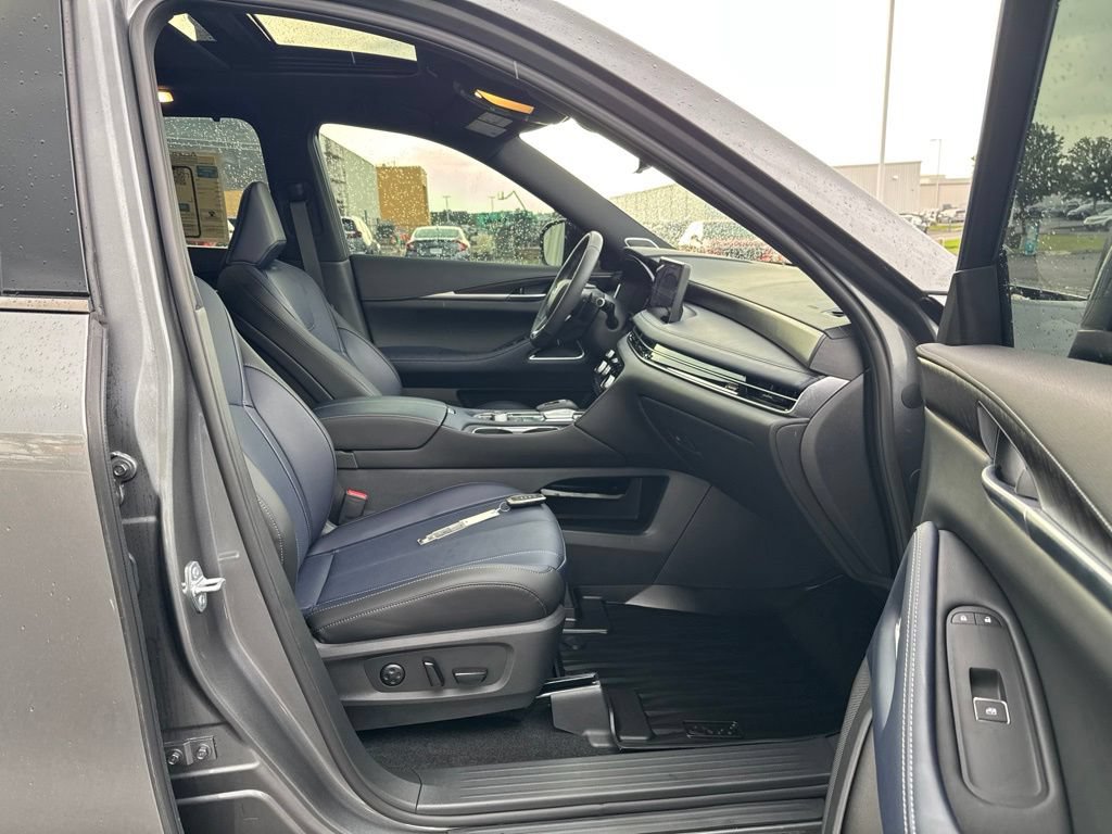 Used 2026 INFINITI QX60 Sport AWD/4WD image 43