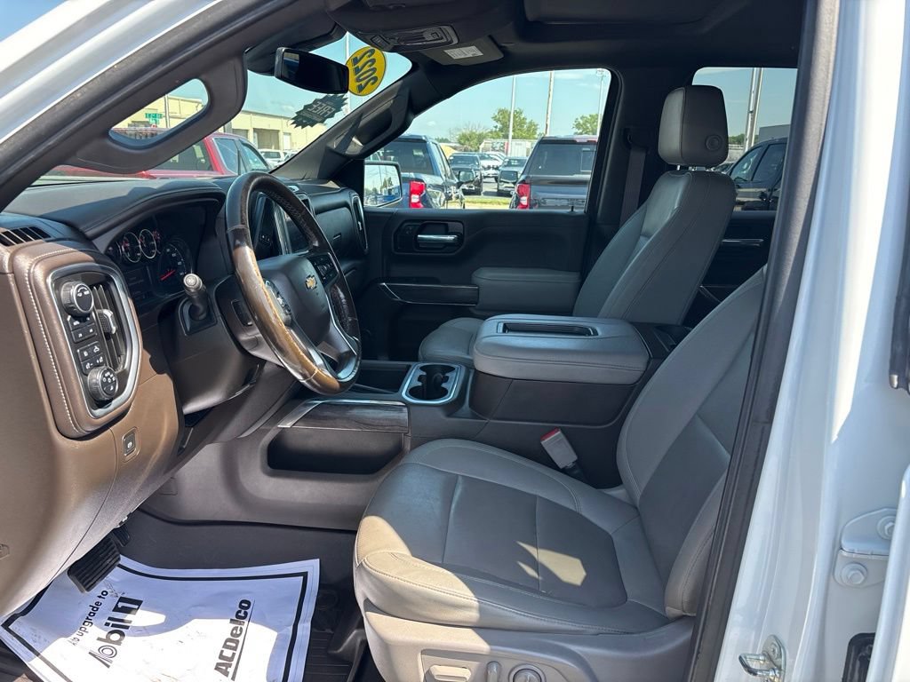 Used 2022 Chevrolet Silverado 1500 LTZ w/ LTZ Premium Package AWD/4WD image 17