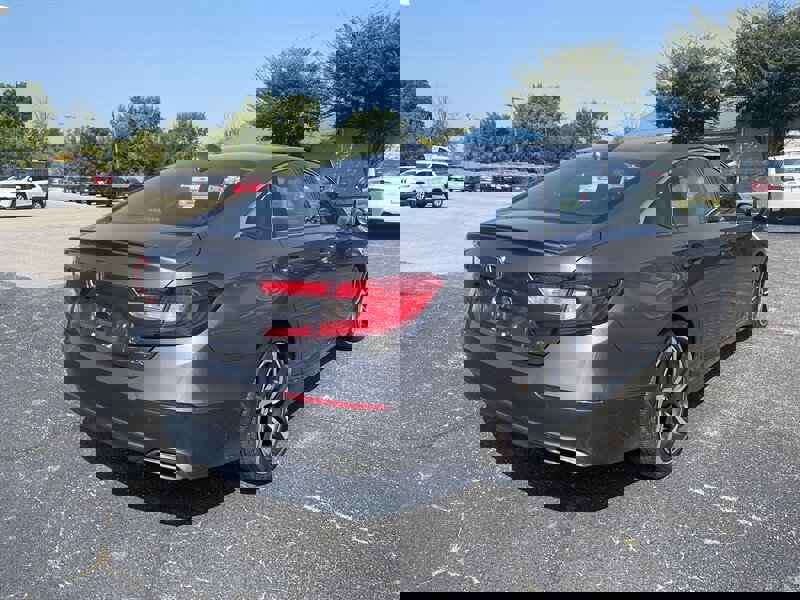 Used 2018 Honda Accord Sport image 3