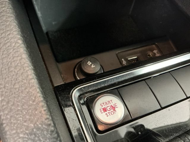 Used 2016 Volkswagen Jetta SEL w/ Lighting Package FWD image 23