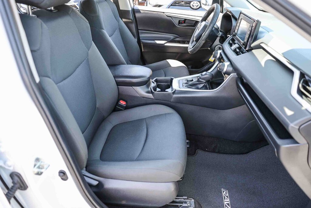 Certified 2021 Toyota RAV4 LE AWD/4WD image 7