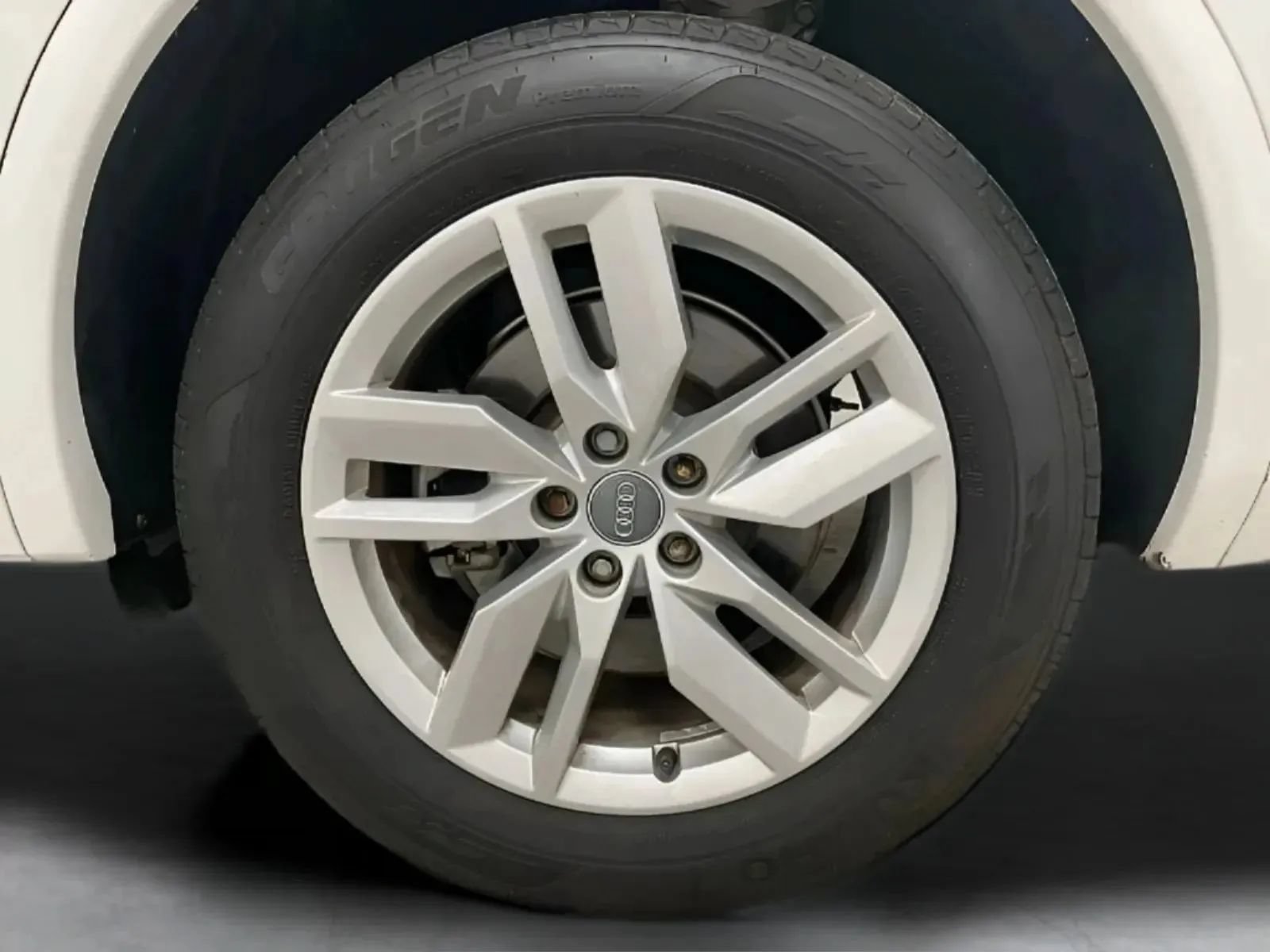 Used 2020 Audi Q5 2.0T Premium AWD/4WD image 33