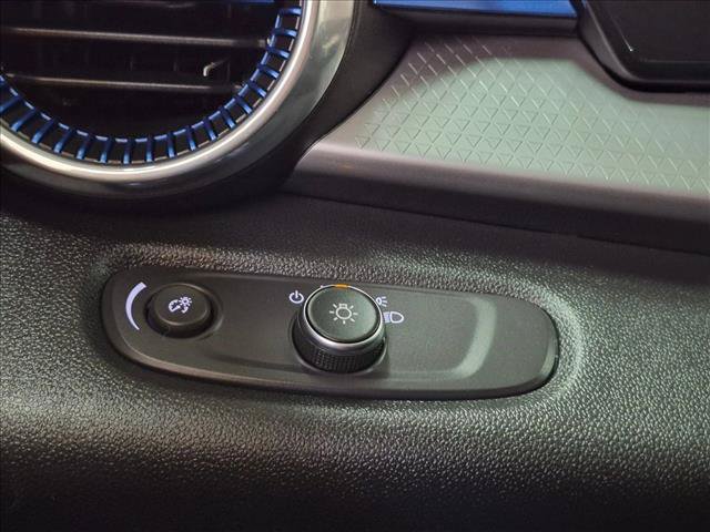 Used 2025 Chevrolet Trax LT FWD image 16