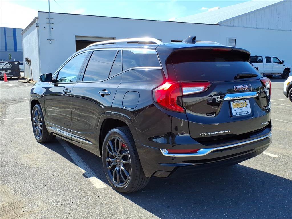 Certified 2023 GMC Terrain Denali w/ Black Diamond Edition image 5