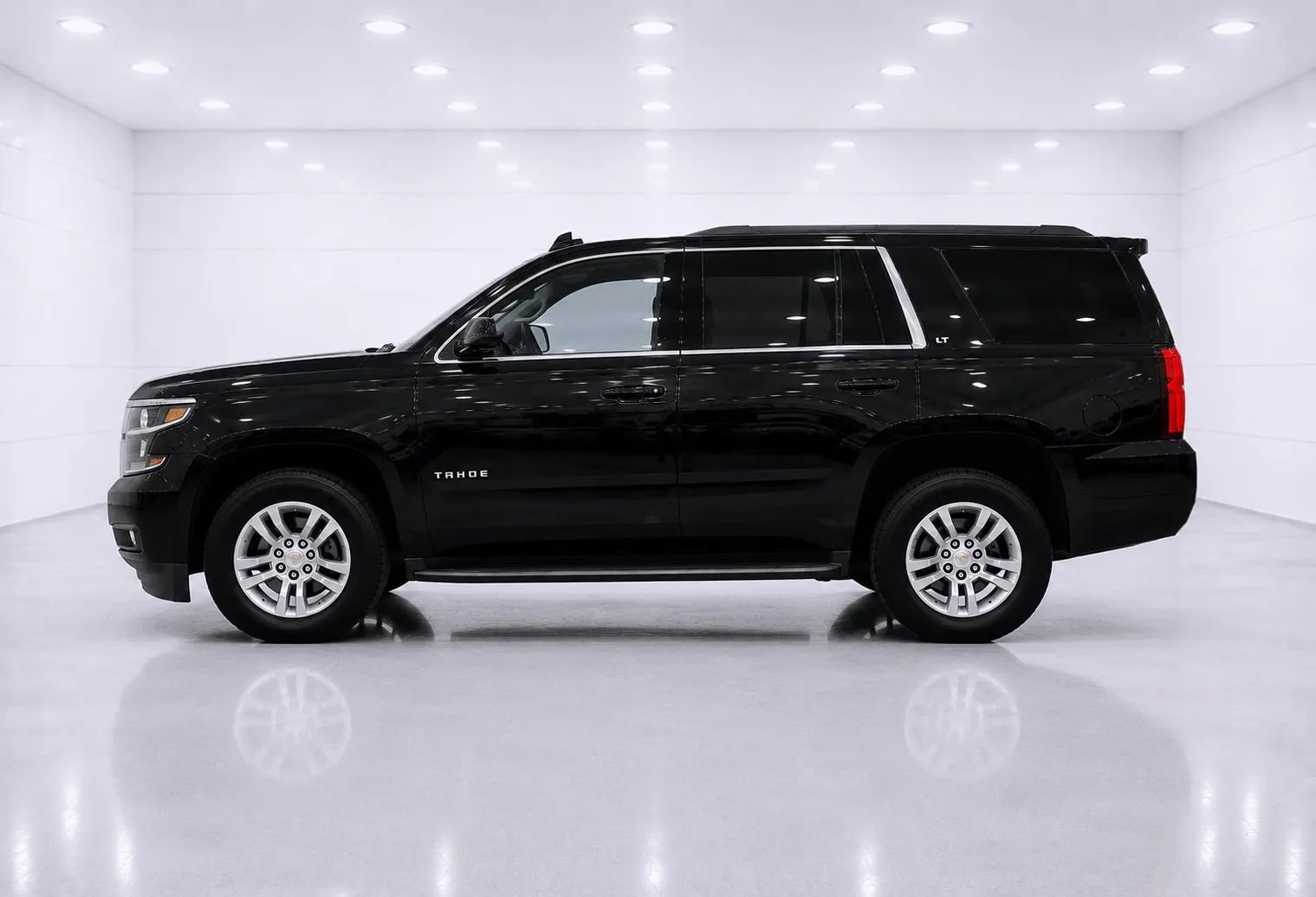 Used 2020 Chevrolet Tahoe LT RWD image 2