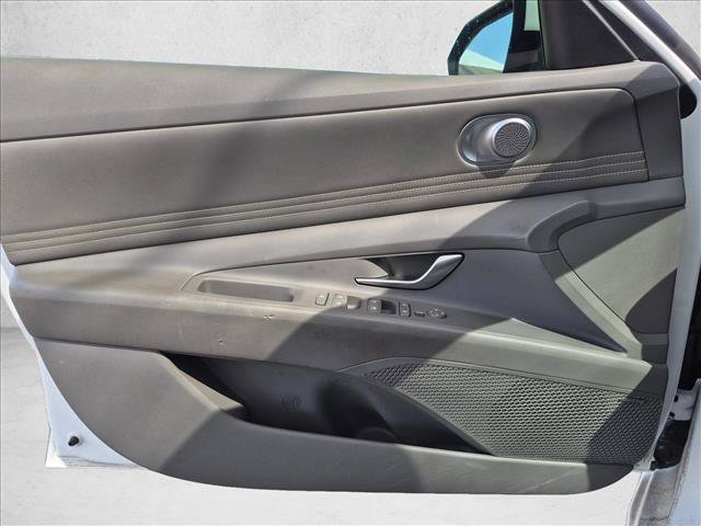 Used 2021 Hyundai Elantra SEL w/ Convenience + Premium Package FWD image 12