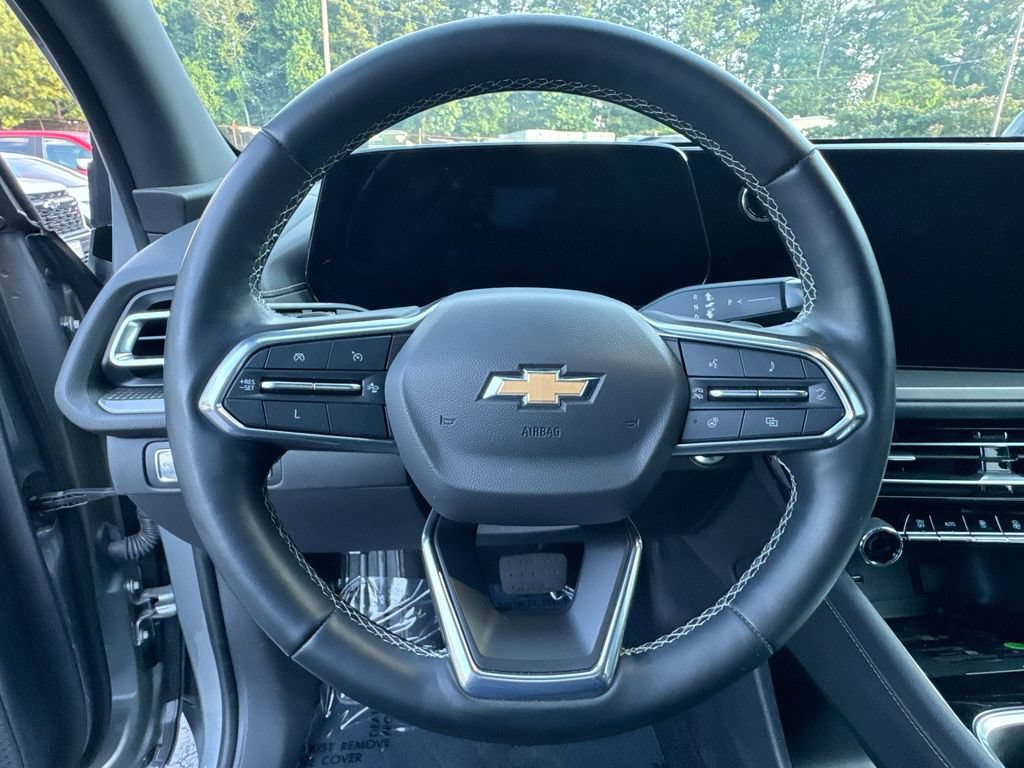 Used 2024 Chevrolet Traverse LT FWD image 16