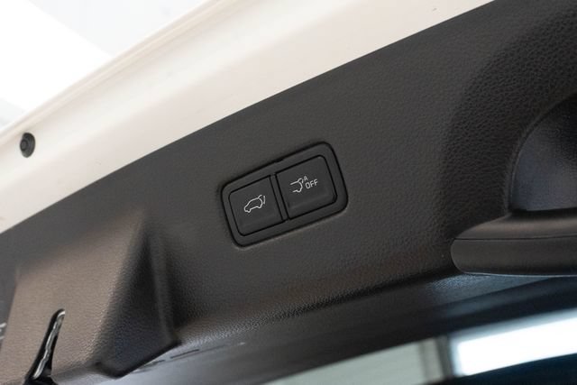 Used 2026 Kia Carnival EX FWD image 15