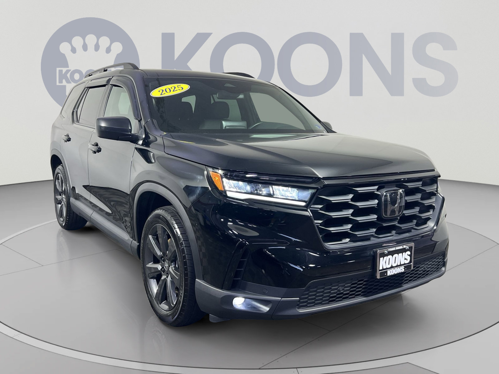 Used 2025 Honda Pilot Sport image 10