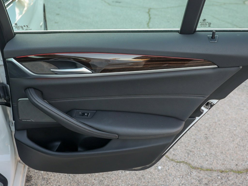 Used 2023 BMW 530e image 17