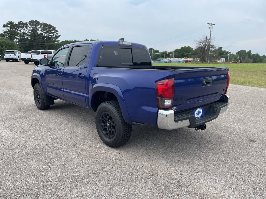 Used 2022 Toyota Tacoma SR5 AWD/4WD image 3