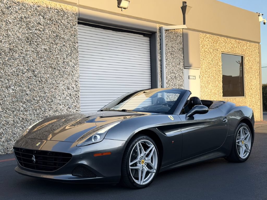 Used 2016 Ferrari California T RWD image 10