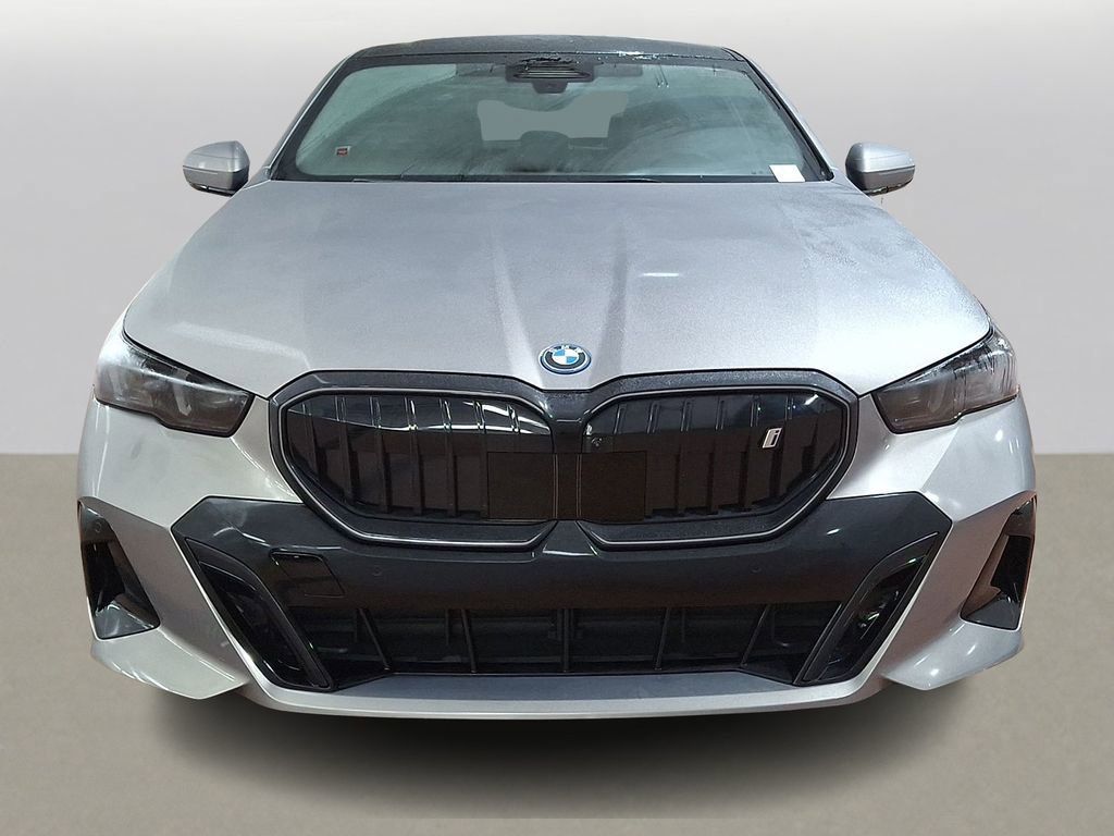 Used 2025 BMW i5 xDrive40 image 2