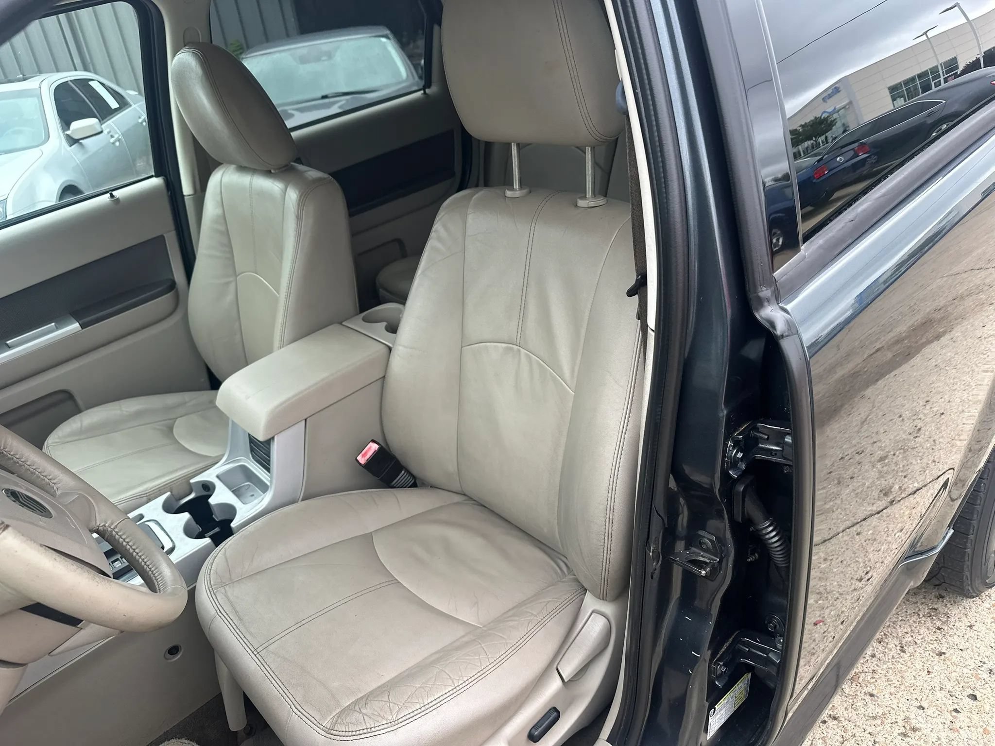 Used 2010 Mercury Mariner Premier AWD/4WD image 9