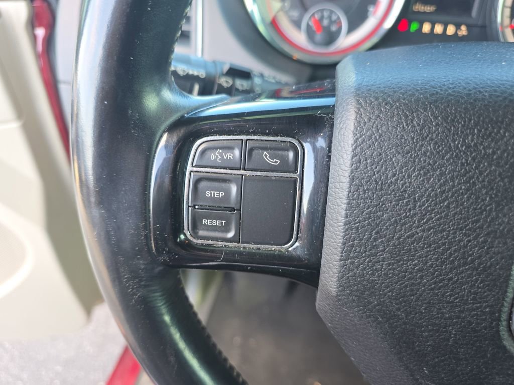 Used 2019 Dodge Grand Caravan SXT image 27