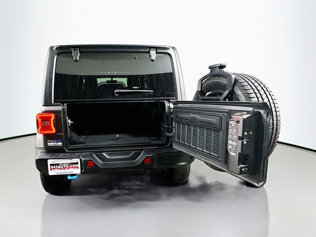 Used 2023 Jeep Wrangler Unlimited Sahara w/ Cold Weather Group AWD/4WD image 34