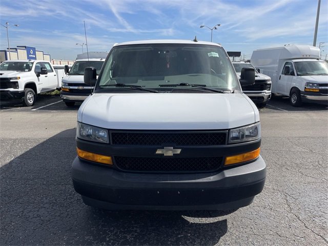 Used 2018 Chevrolet Express 3500 image 3