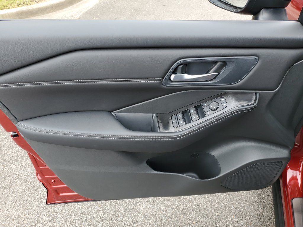 New 2026 Nissan Rogue Dark Armor AWD/4WD image 17