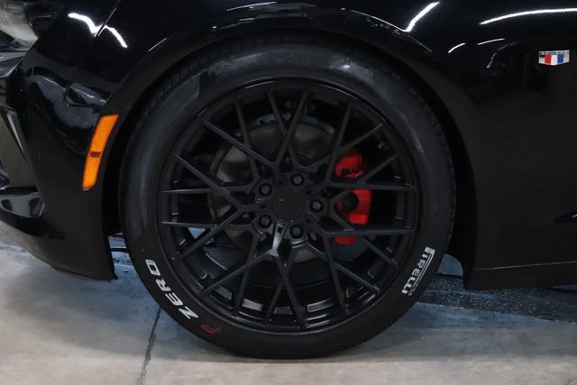 Used 2017 Chevrolet Camaro LT RWD image 28