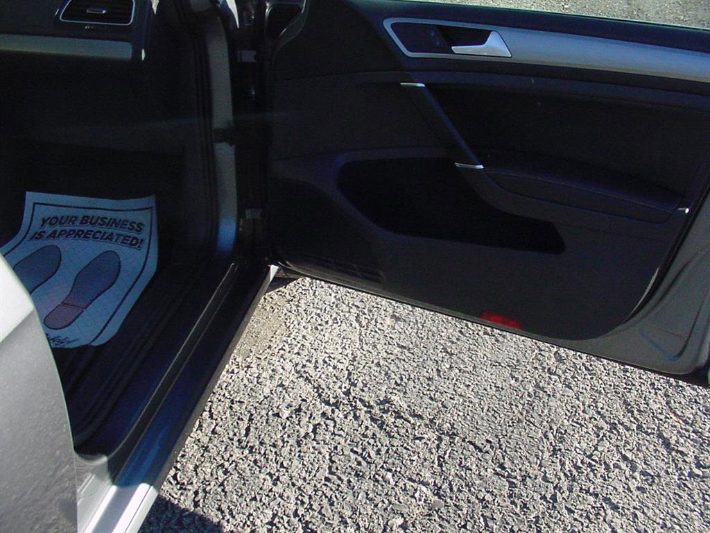 Used 2015 Volkswagen Golf SE image 48