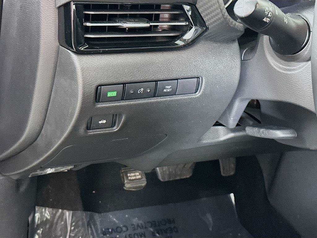 Used 2023 Nissan Sentra SR w/ SR Premium Package image 15
