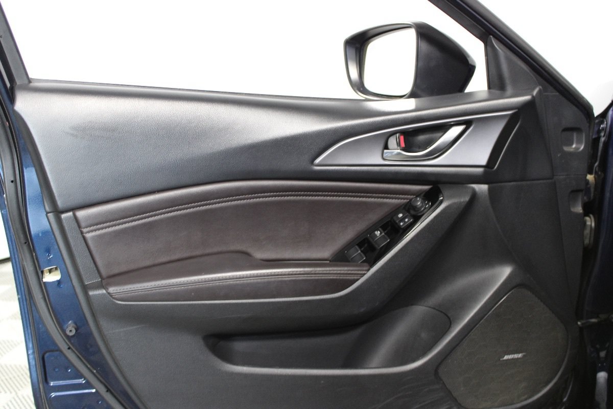Used 2018 MAZDA MAZDA3 Grand Touring w/ Premium Equipment Package FWD image 37