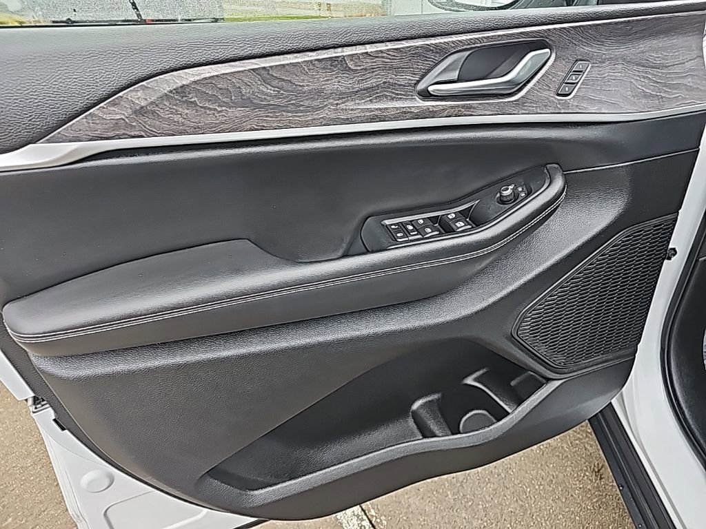 Certified 2023 Jeep Grand Cherokee L Limited image 17