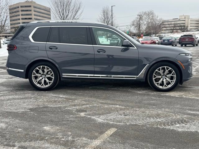 Used 2023 BMW X7 xDrive40i w/ Premium Package AWD/4WD image 2