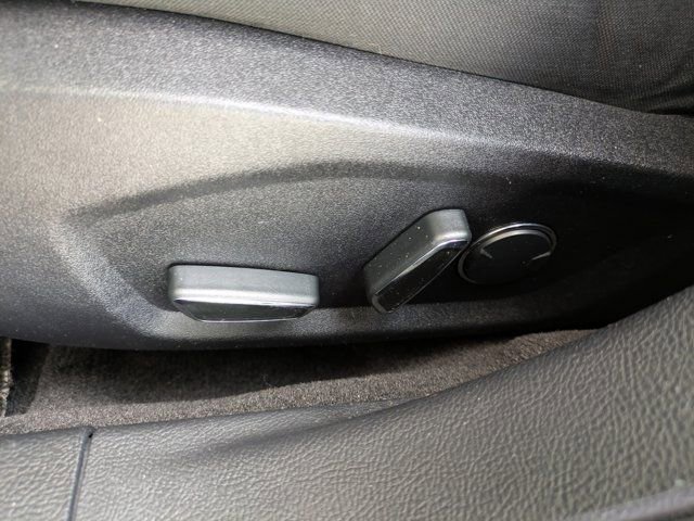 Used 2018 Ford Fusion SE w/ Fusion SE Technology Package image 19