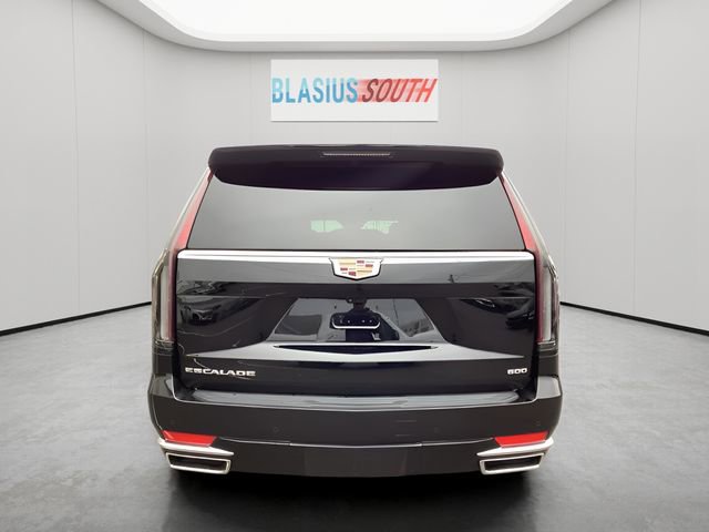 Used 2024 Cadillac Escalade ESV Premium Luxury image 4