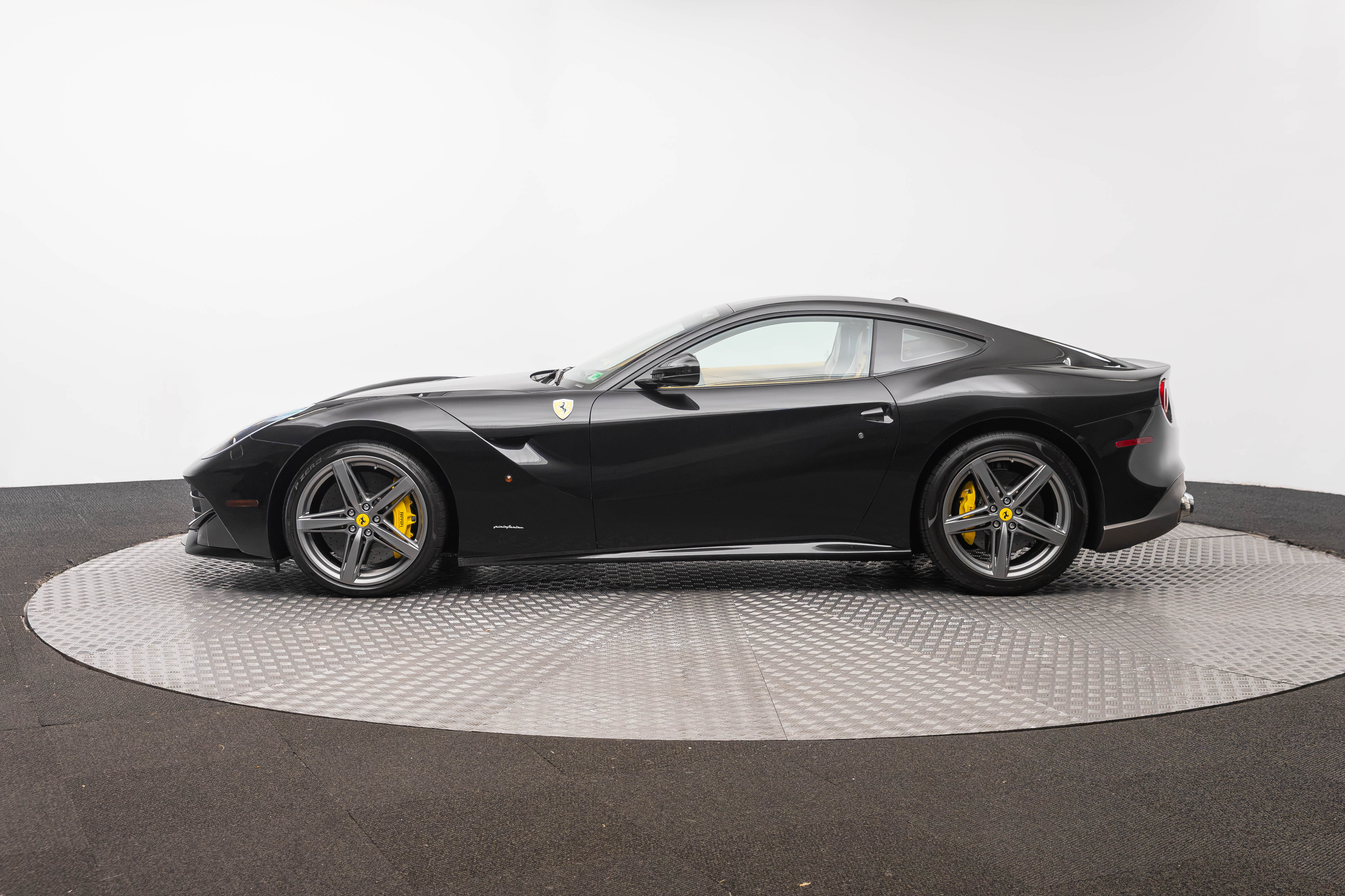 Certified 2014 Ferrari F12 Berlinetta RWD image 2