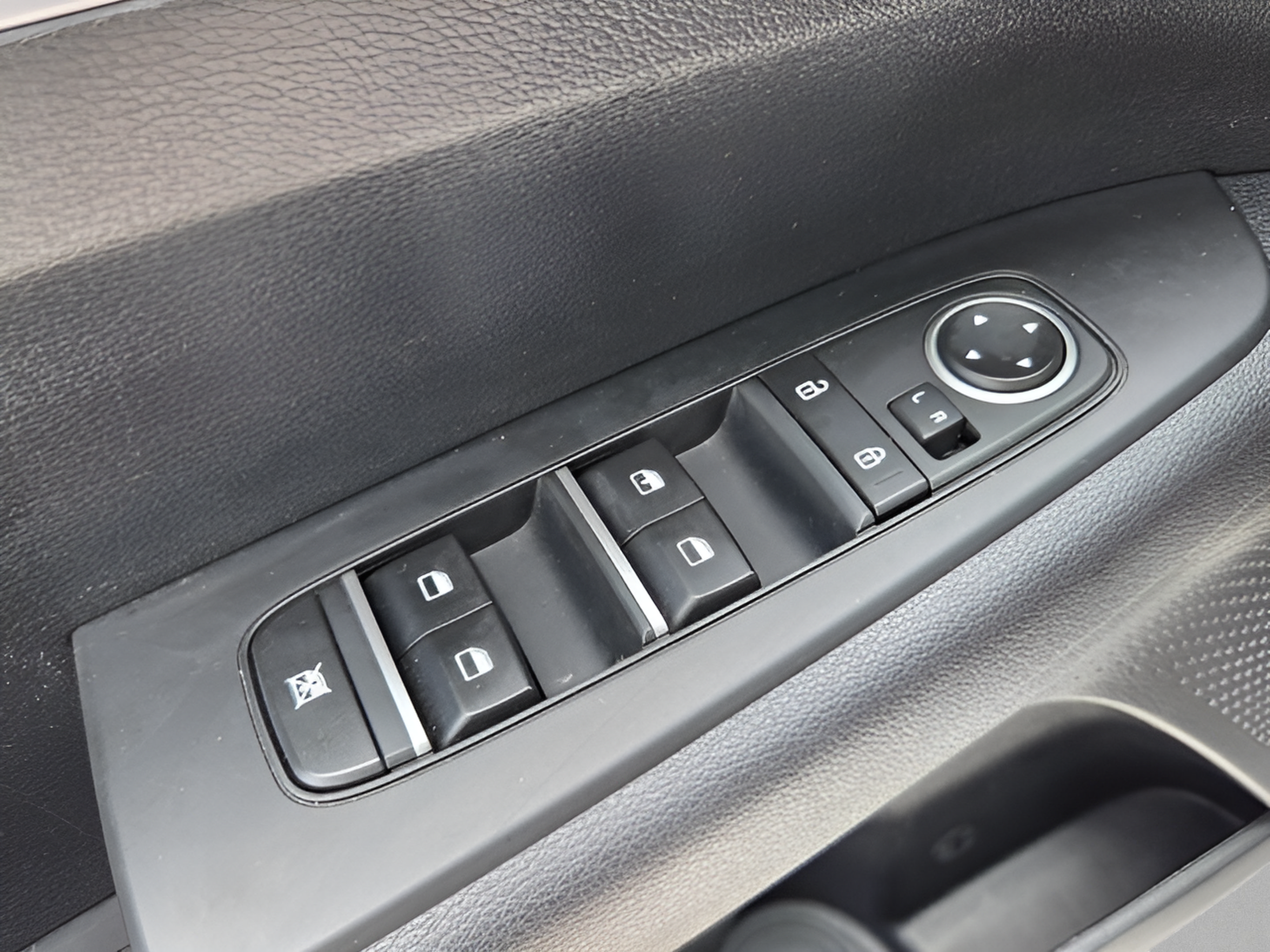 Used 2024 Kia Forte LXS FWD image 27