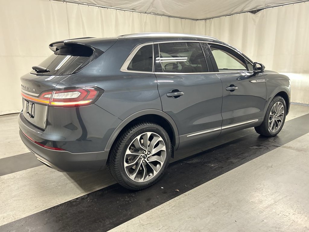 Used 2023 Lincoln Nautilus Reserve AWD/4WD image 2