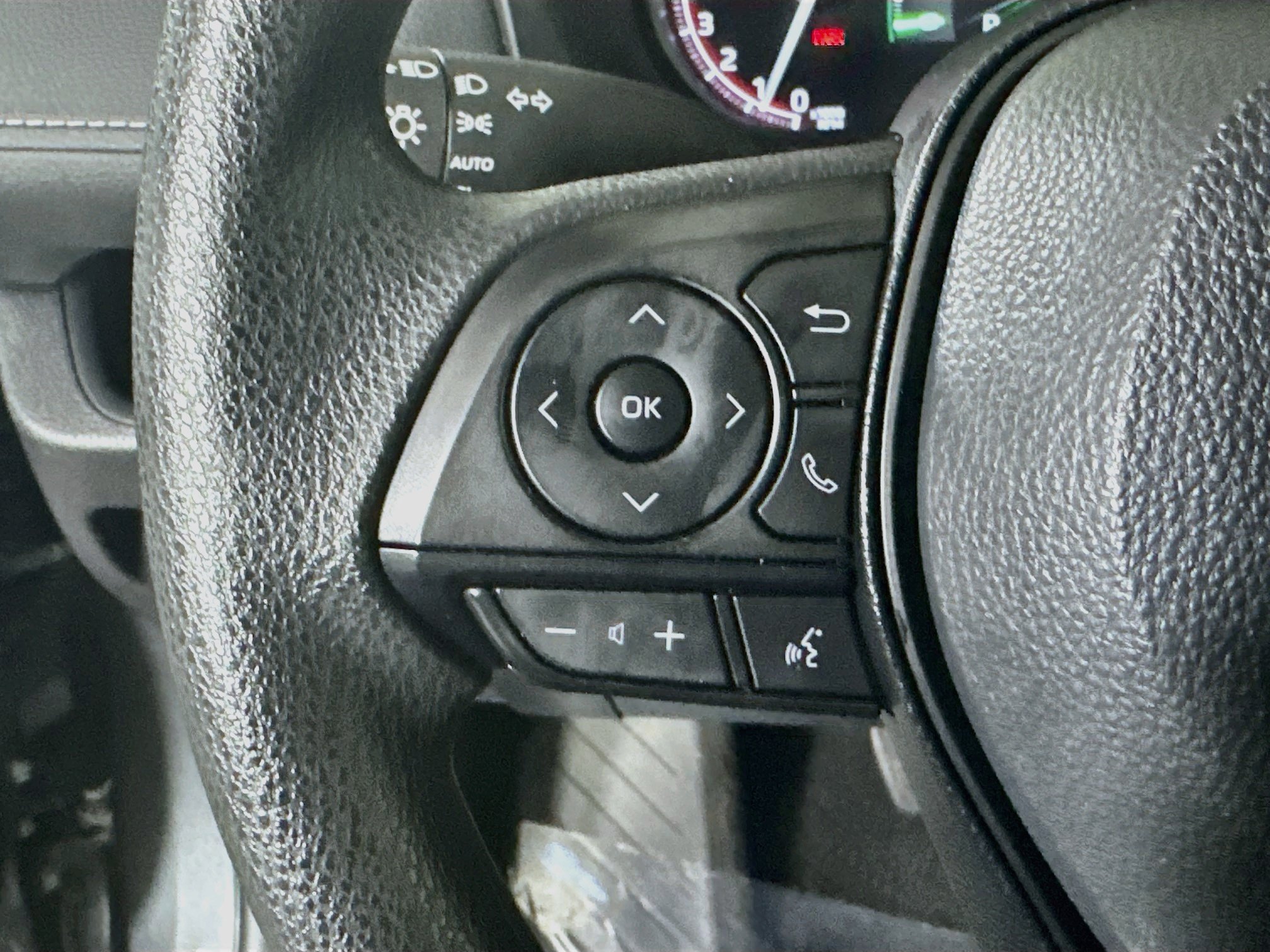 Certified 2025 Toyota RAV4 XLE w/ Convenience Package FWD image 16