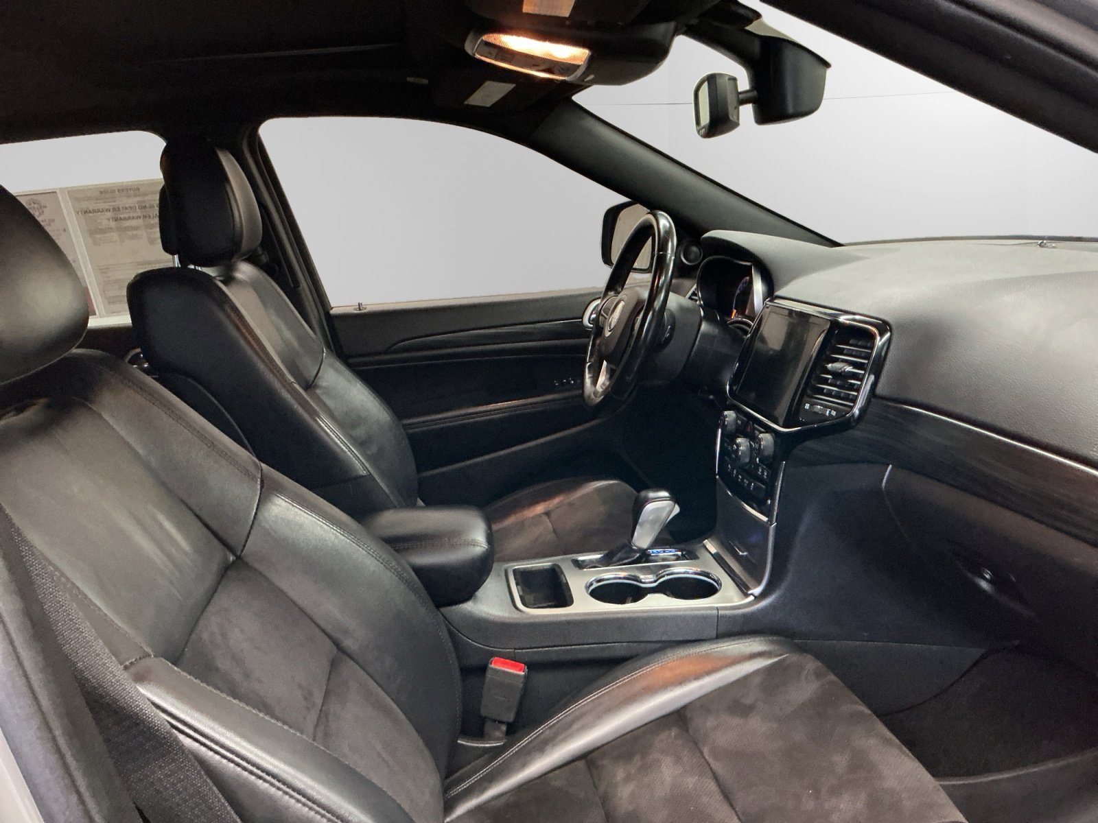 Used 2020 Jeep Grand Cherokee Altitude image 15