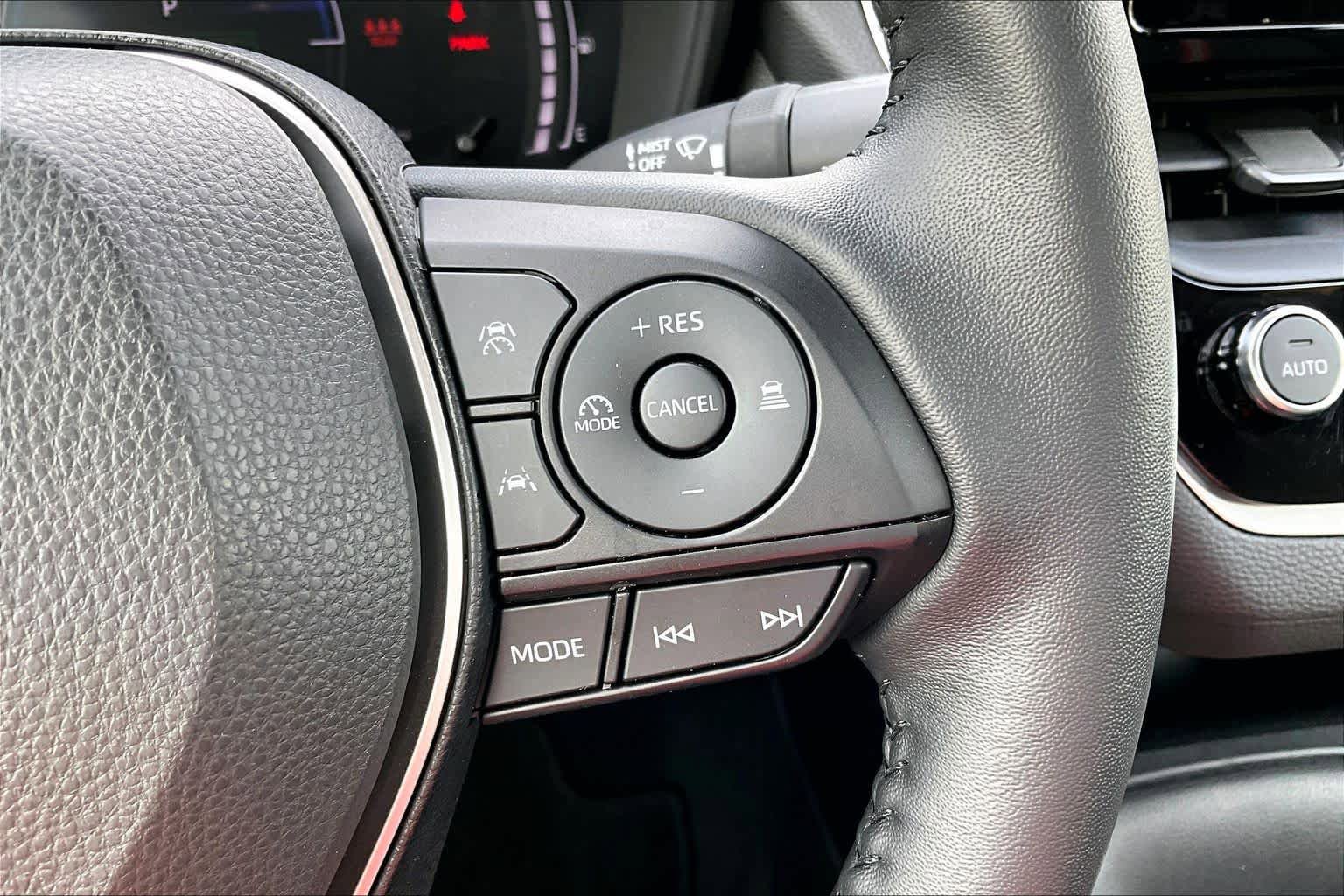 Used 2026 Toyota Corolla SE FWD image 21