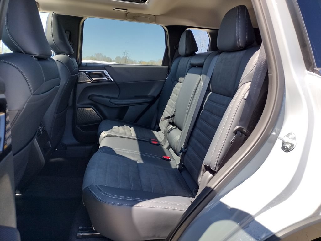 New 2026 Mitsubishi Outlander SE AWD/4WD image 9