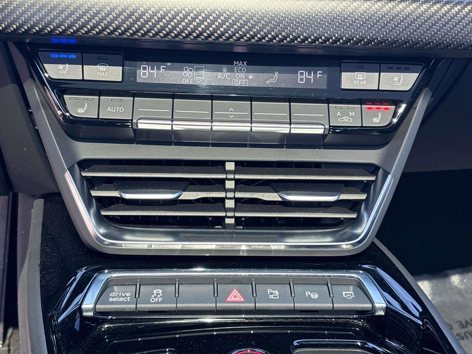 Used 2022 Audi e-tron GT Prestige image 18