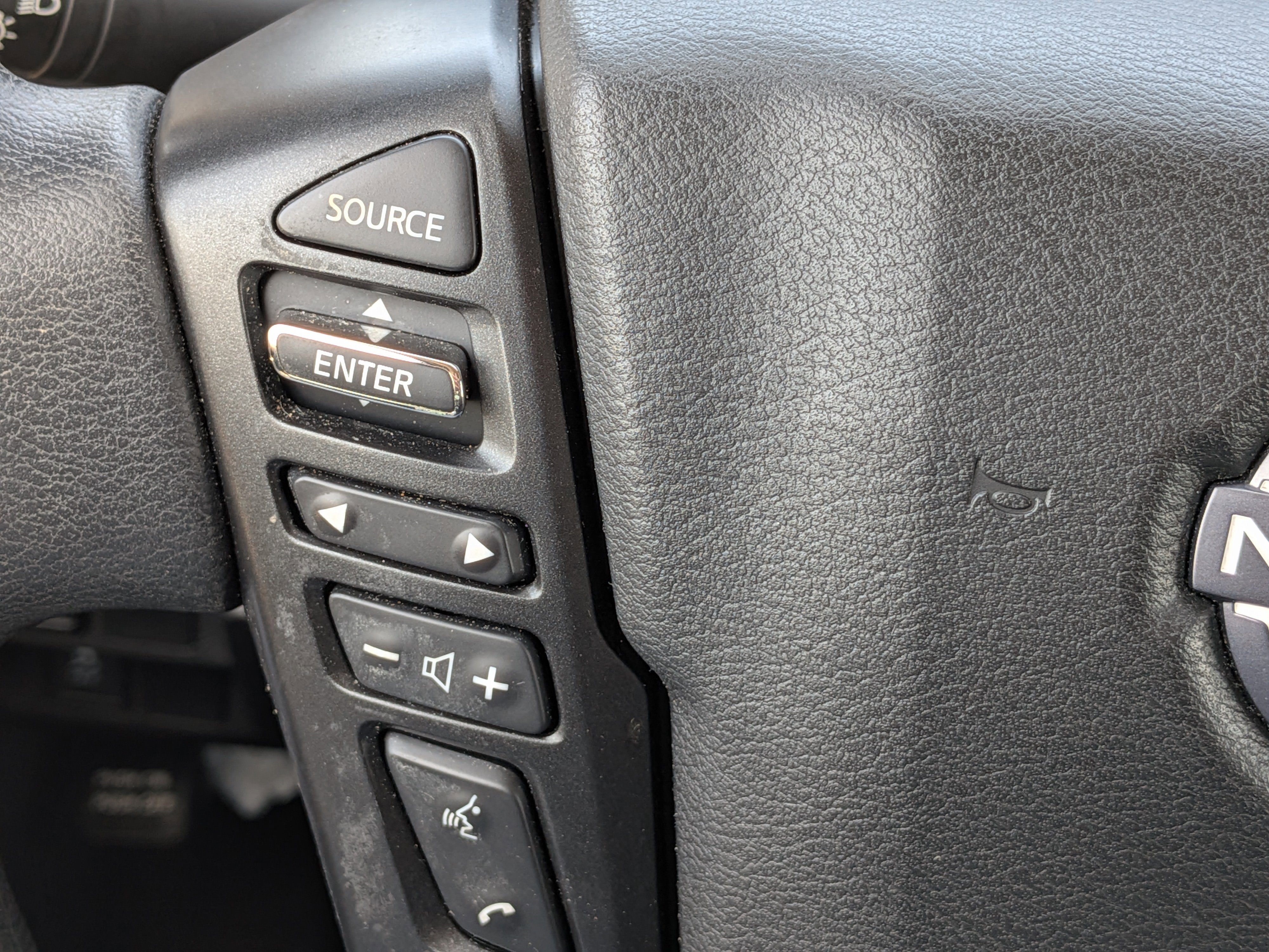 Used 2024 Nissan Frontier SV RWD image 23