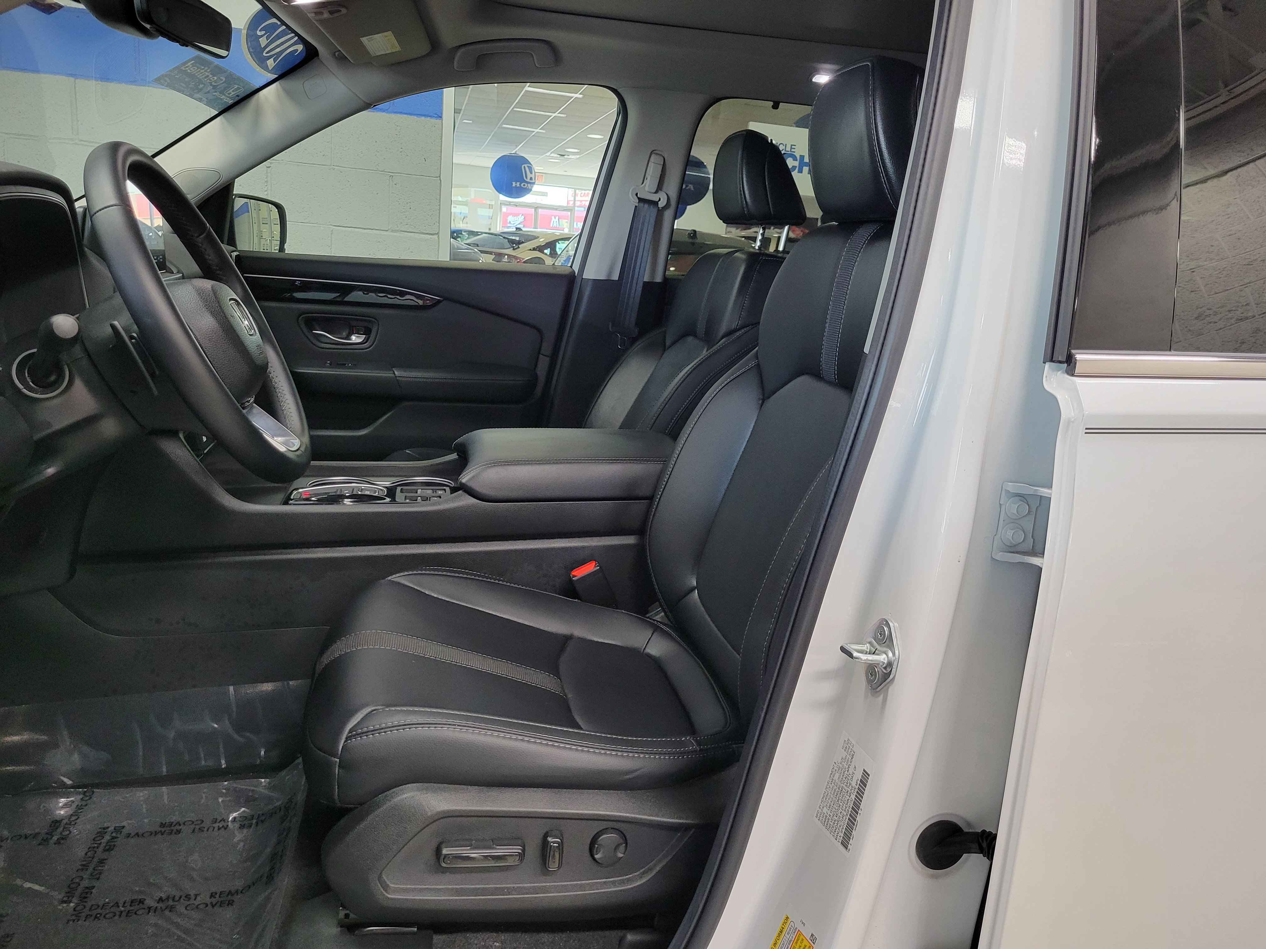 Certified 2025 Honda Pilot Touring image 15