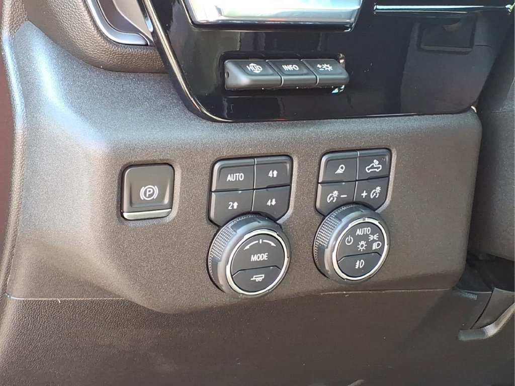 Used 2024 Chevrolet Silverado 3500 High Country w/ High Country Premium Package AWD/4WD image 19
