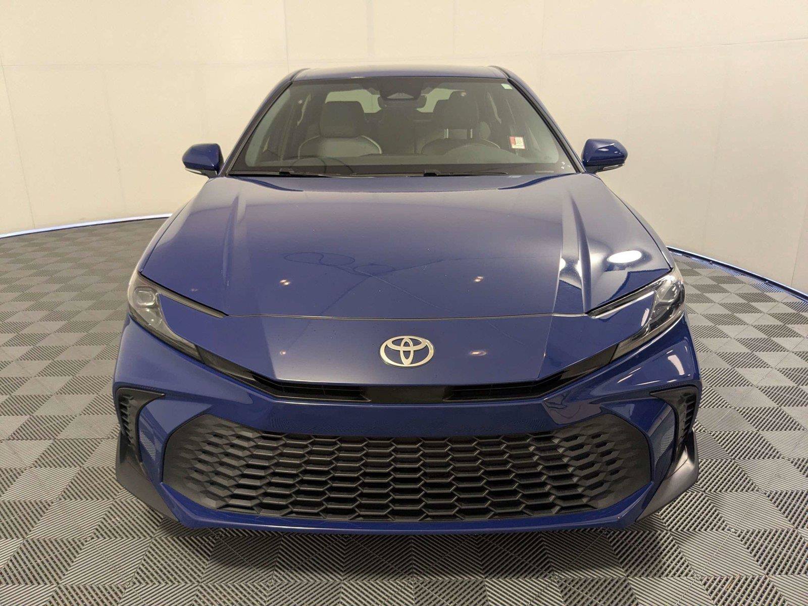 Certified 2025 Toyota Camry SE w/ Convenience Package FWD image 3