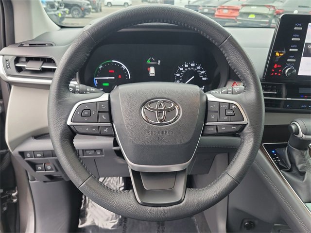 Used 2022 Toyota Sienna XLE image 23