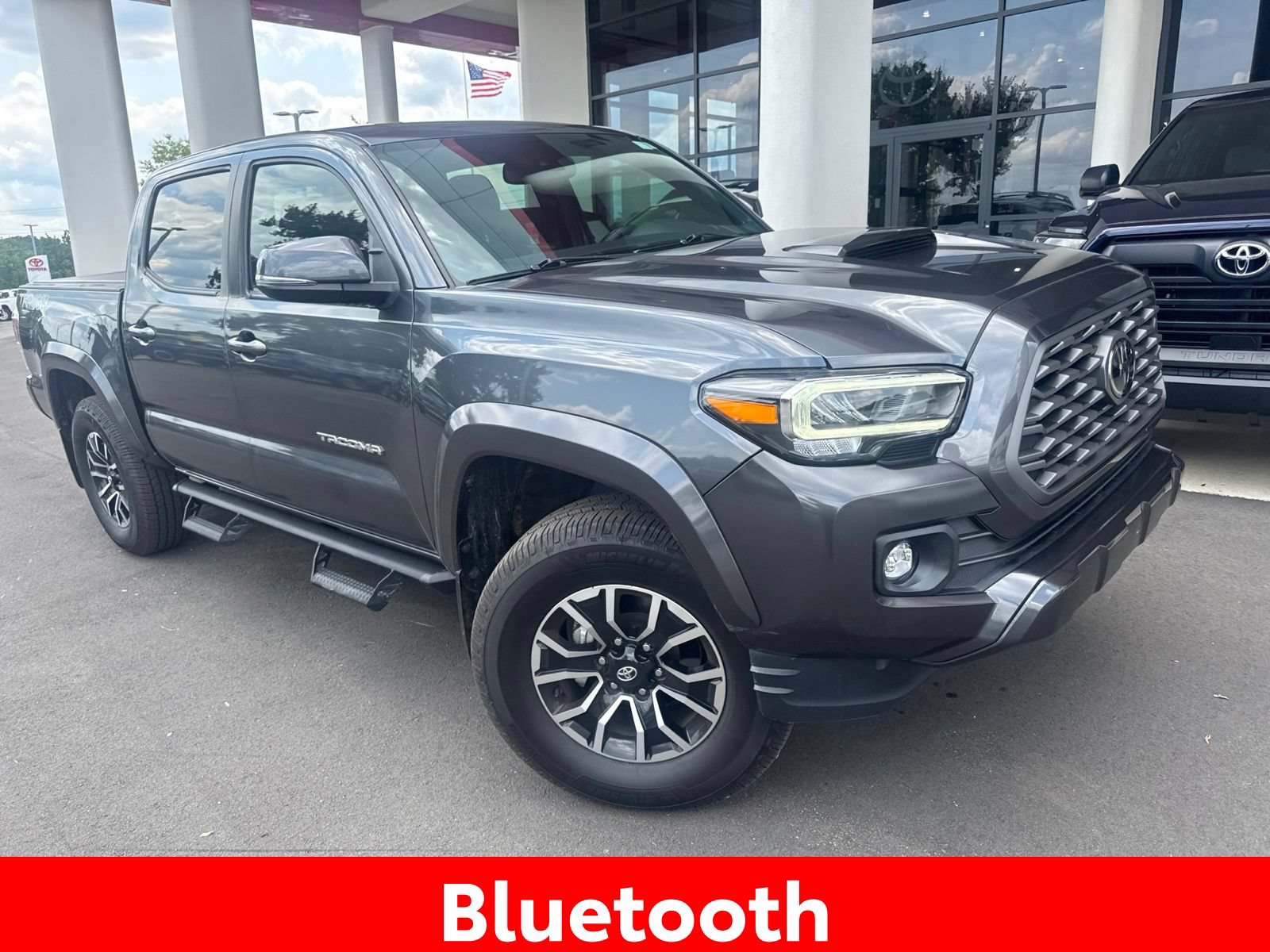 Used 2022 Toyota Tacoma TRD Sport AWD/4WD image 7