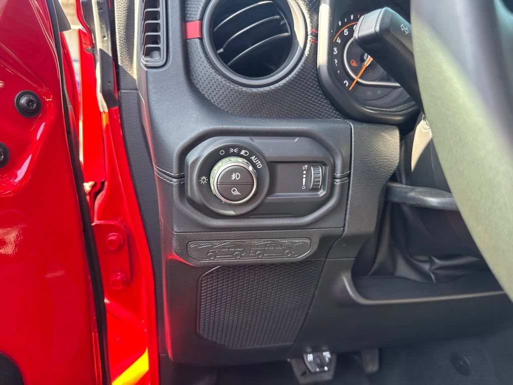 Used 2024 Jeep Gladiator Rubicon AWD/4WD image 8