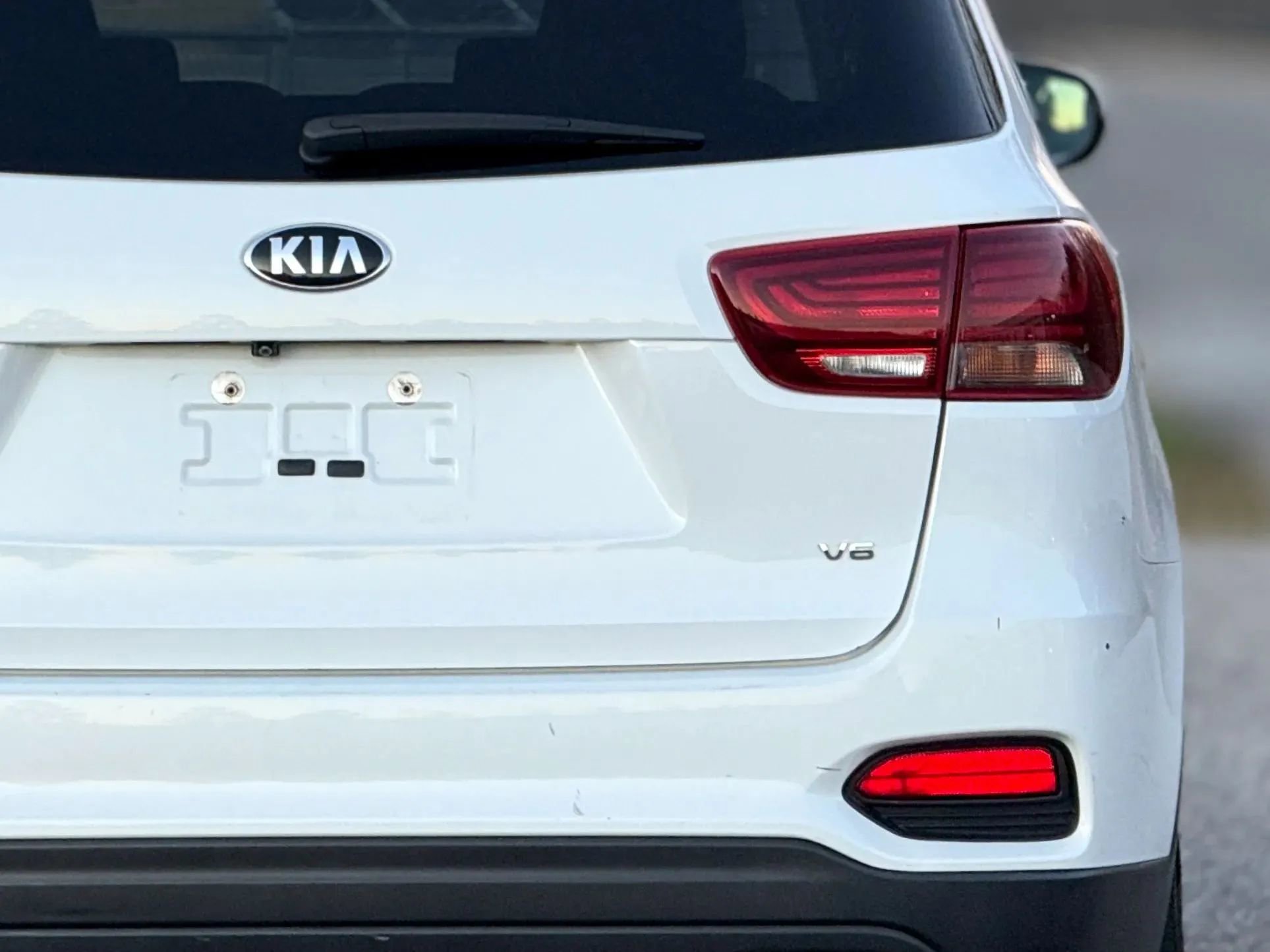 Used 2019 Kia Sorento LX image 16