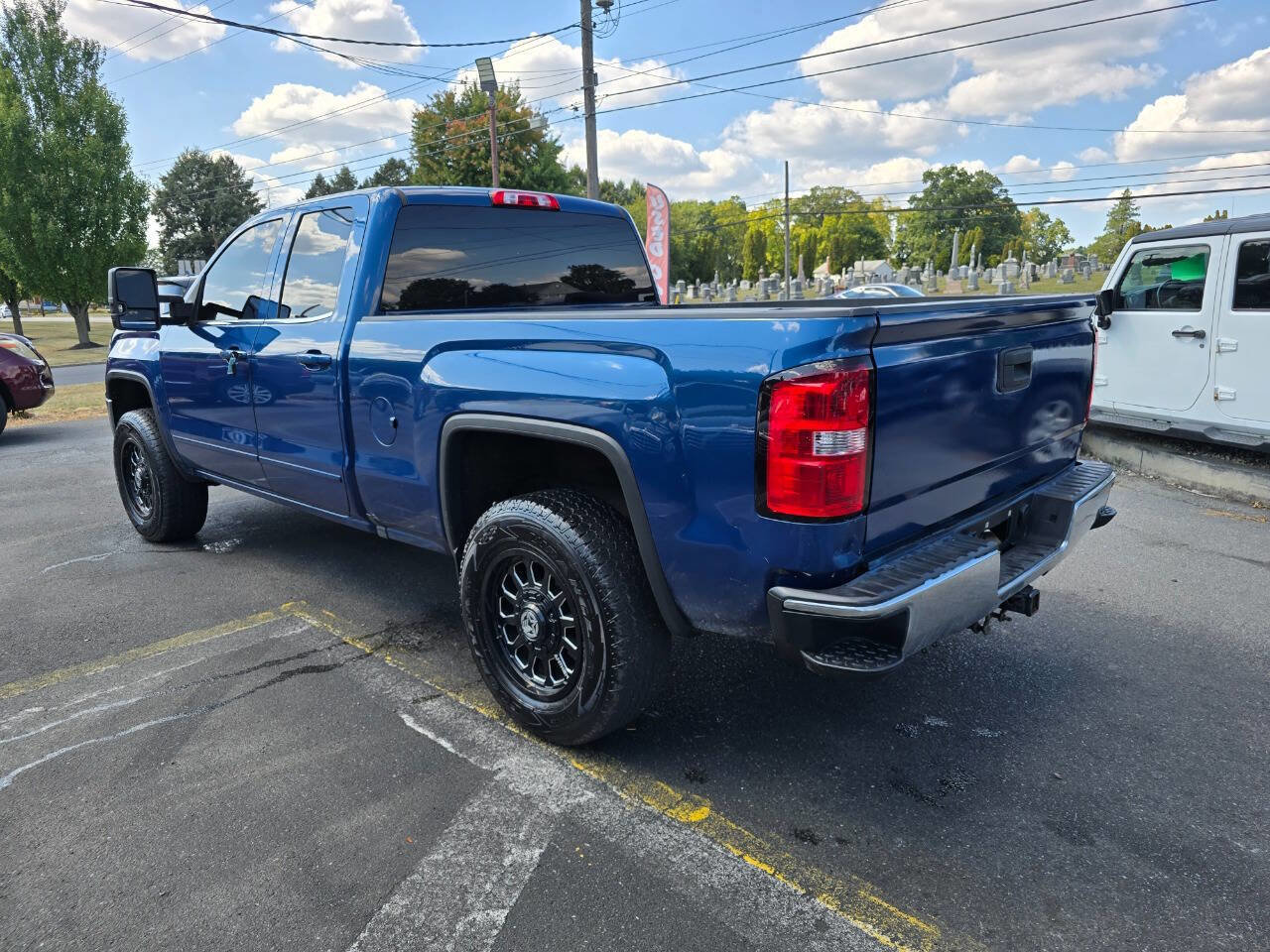 Used 2017 GMC Sierra 1500 SLE w/ SLE Value Package image 5