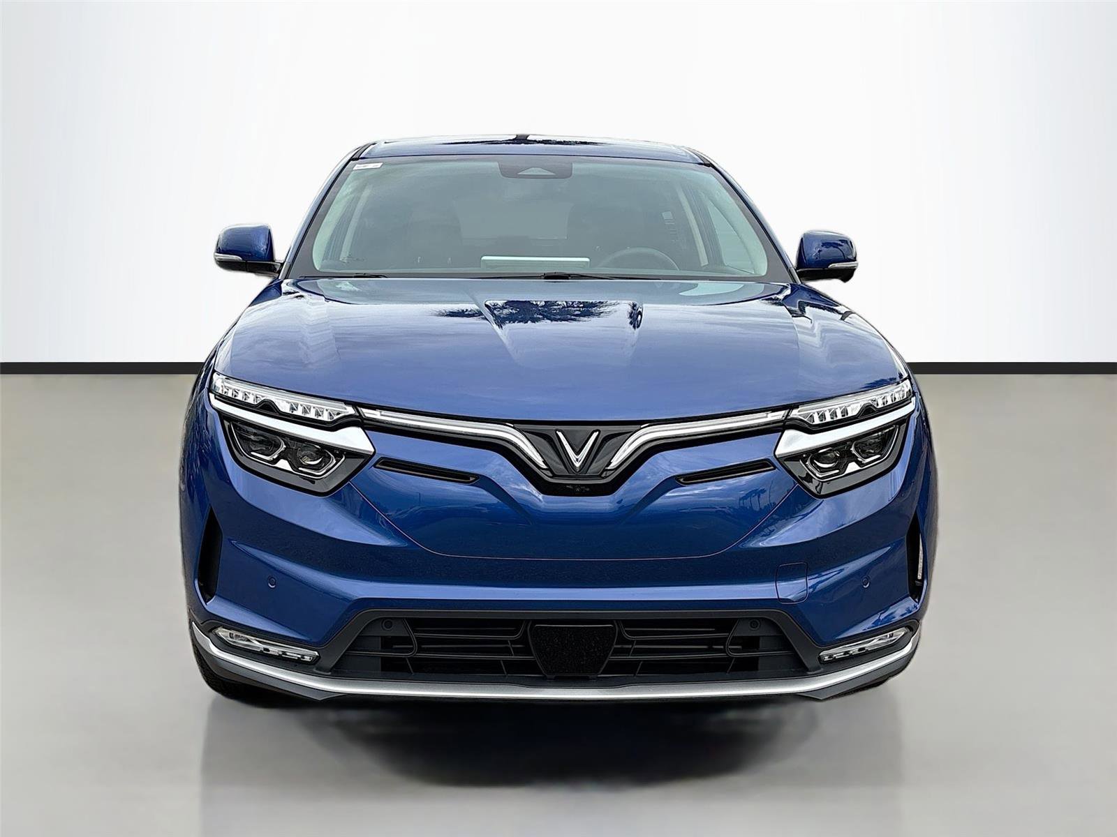 New 2025 VinFast VF 8 Eco image 2