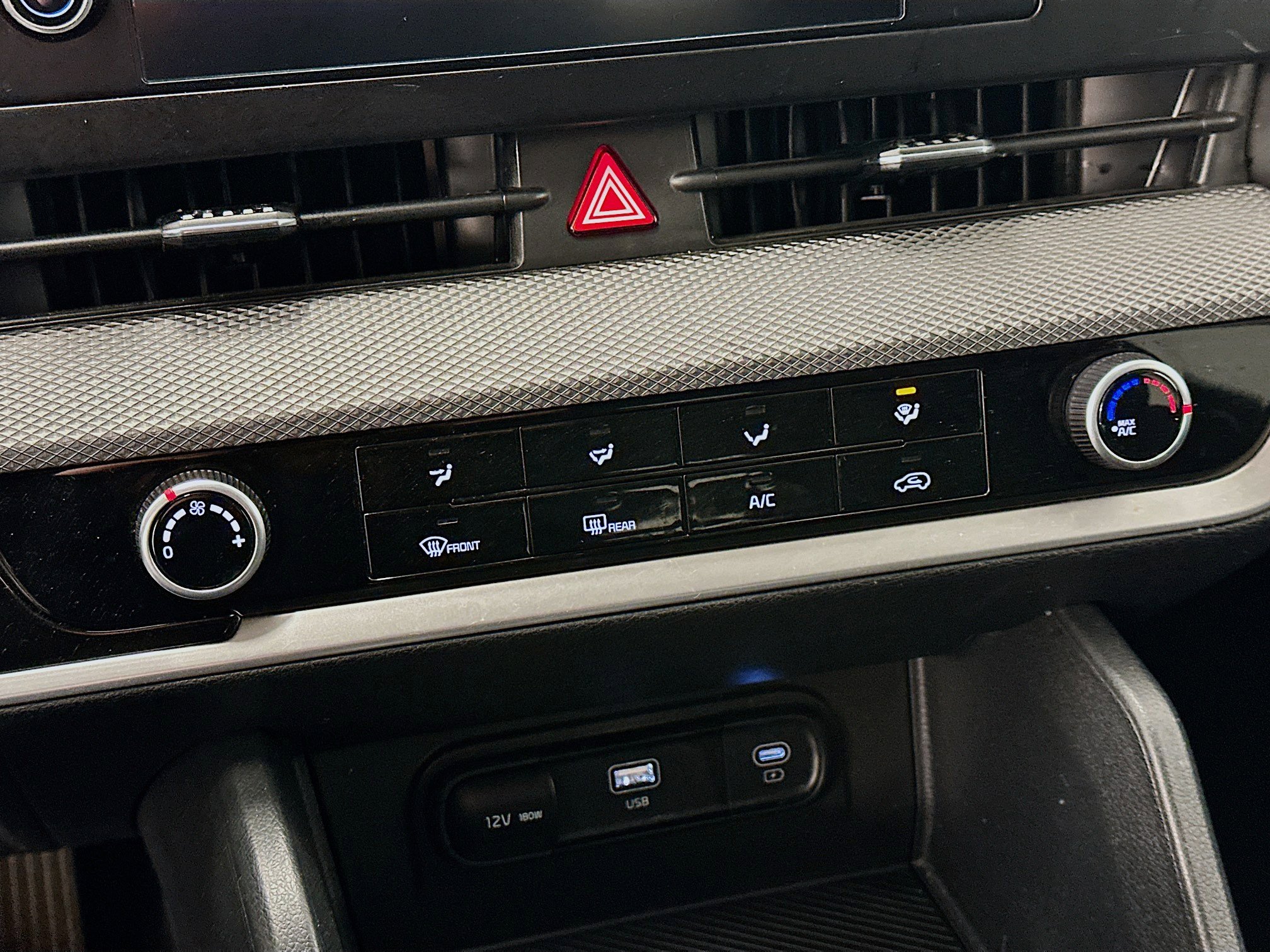 Used 2025 Kia Sportage LX image 23